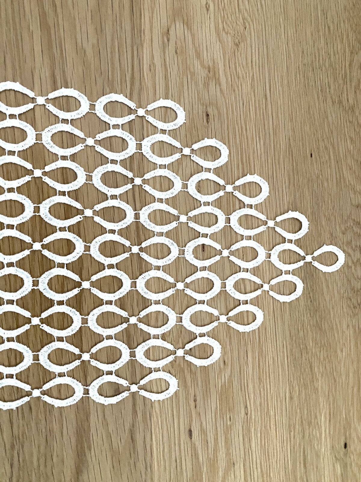 Otto Dotzauer Edeles Tischband NEU Schleifedesign Plauener Spitze Ecru 20x140 cm