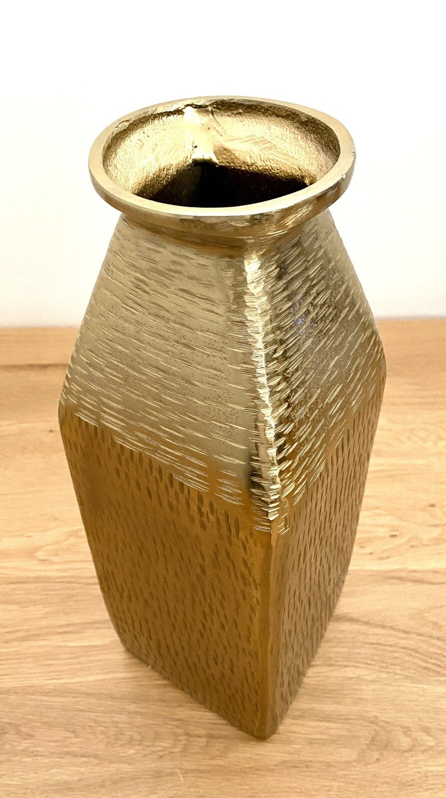 Gilde moderne Aluminium Vase LOLA NEU Gold Strukturiert Quadratisch 38 cm Hoch