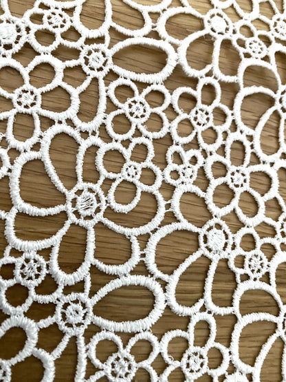Otto Dotzauer Edeles Tischband NEU Blütendesign Plauener Spitze Ecru 25x150 cm