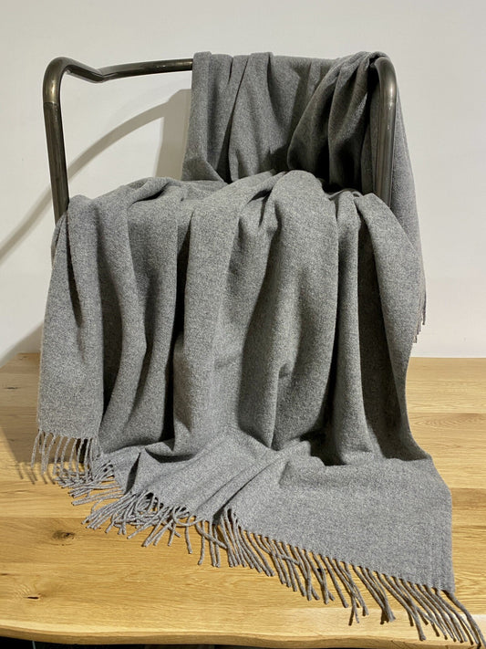 Thanks A Lot Merino Wolldecke Classic NEU mit Fransen Mittelgrau 140x200cm