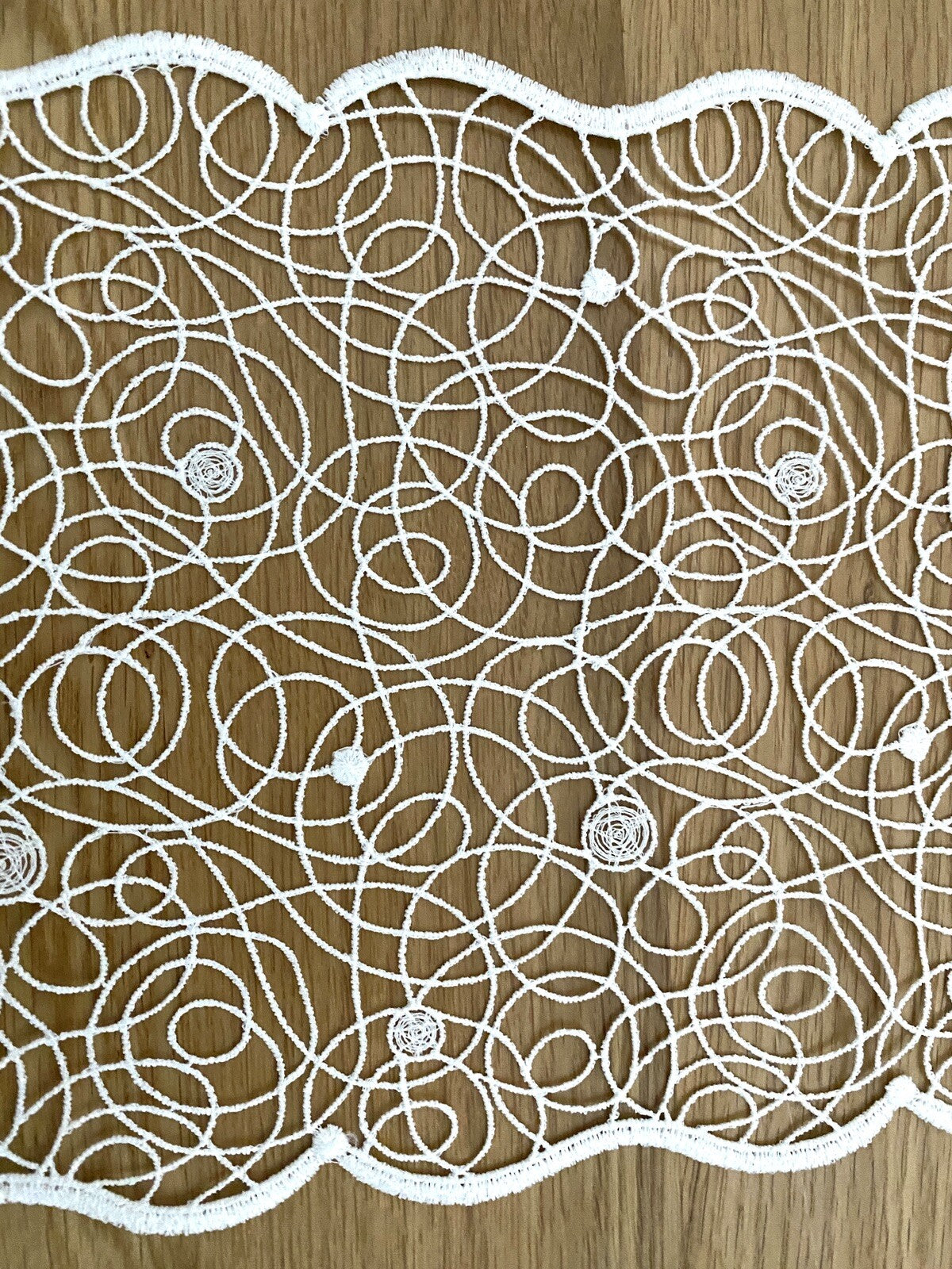 Otto Dotzauer Edeles Tischband NEU Filigrane Plauener Spitze Ecru 20x118 cm
