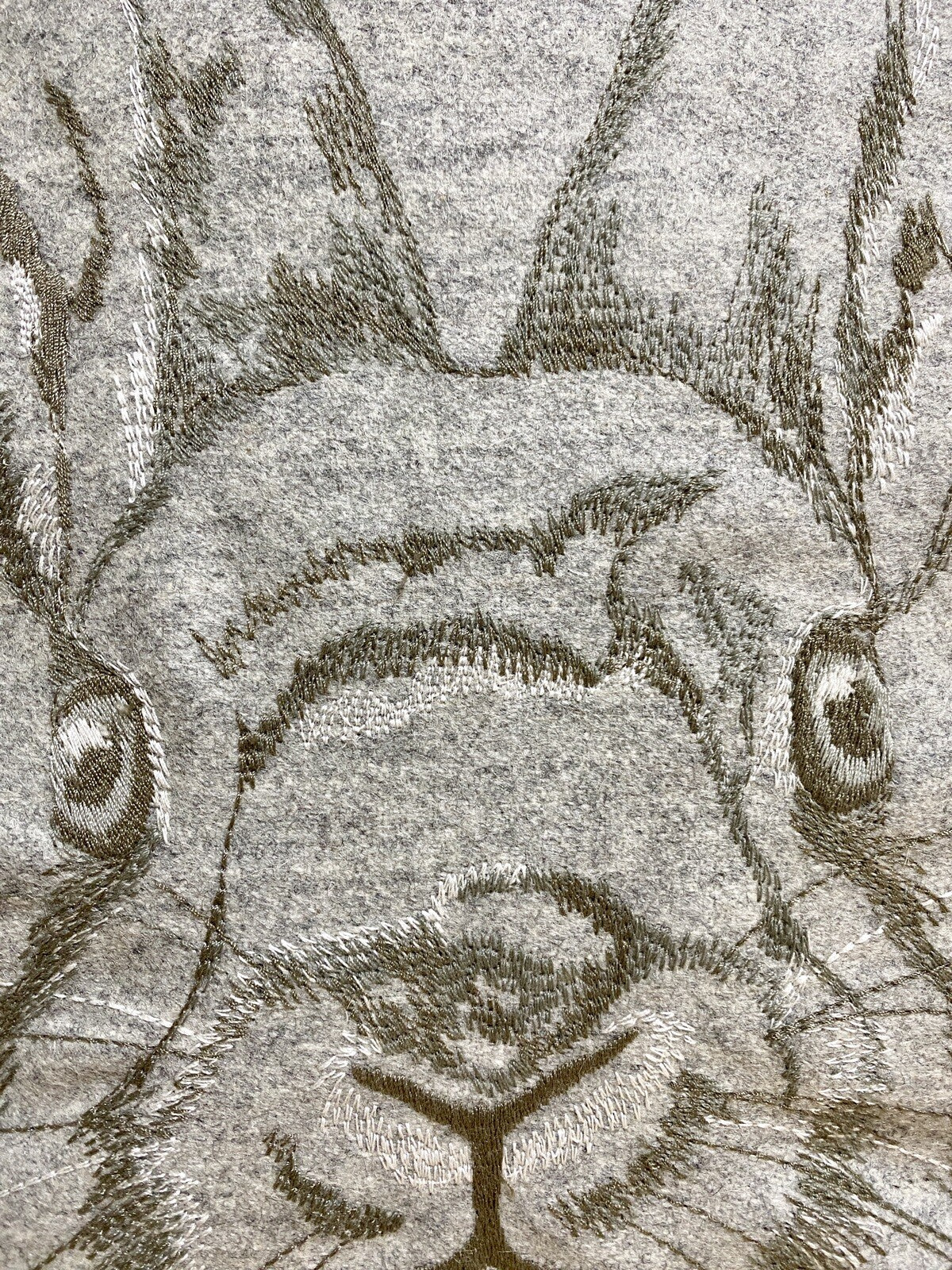 Sander bestickte Filz Kissenhülle LUCKY Neu Hase Grau Weiß Braun 40x40cm