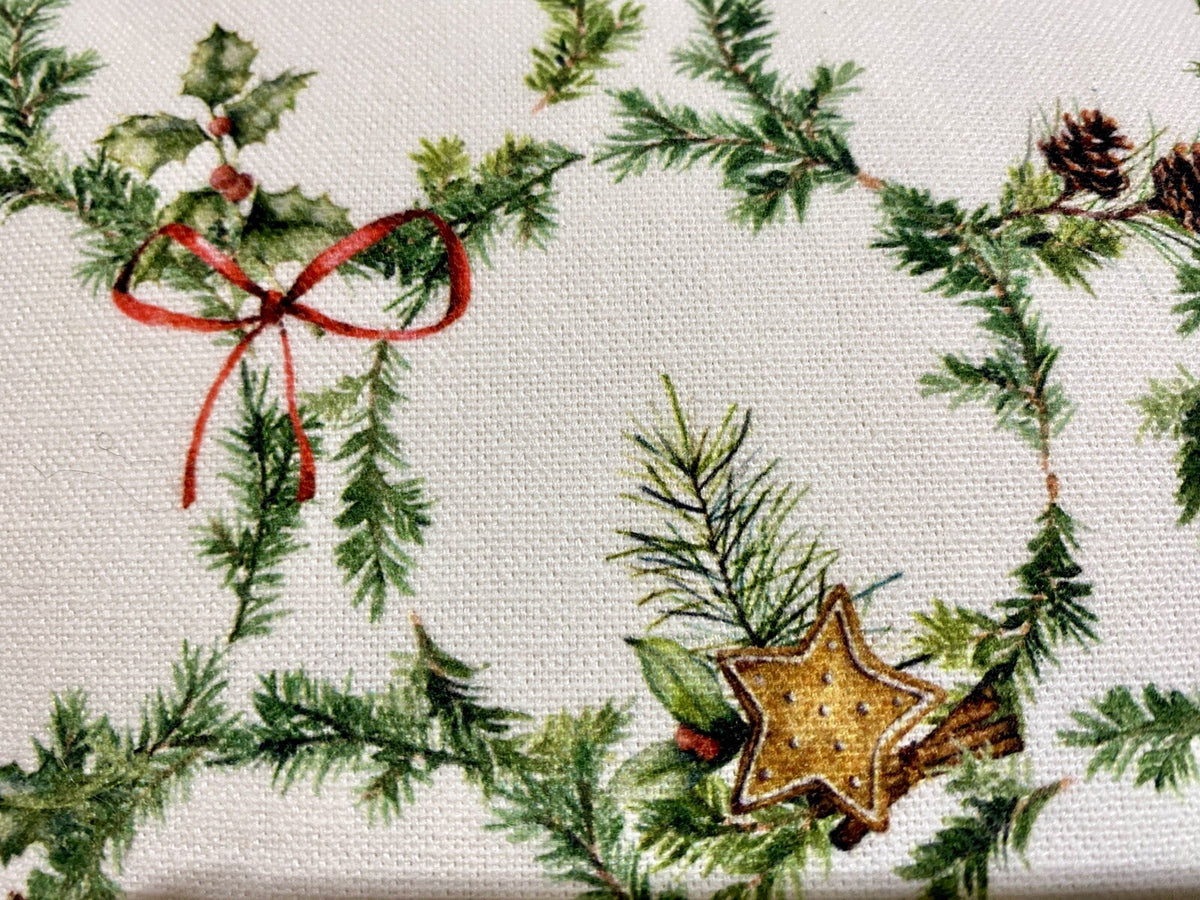 Apelt Weihnachts- Kissenhülle Tanne Zapfen Kugeln Natur Grün Rot 40x40cm