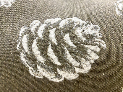 Sprügel Jaguard Kissenhülle Zapfen Taupe Weiß Grau 45x45cm