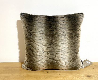Apelt Kunstfell Kissenhülle NEU Struktur mit Farbverlauf Braun Taupe 46x46cm