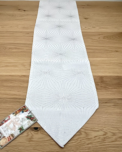 Apelt Jaquard Weihnachts-Tischband Sterne Weiß Silber  21x175cm